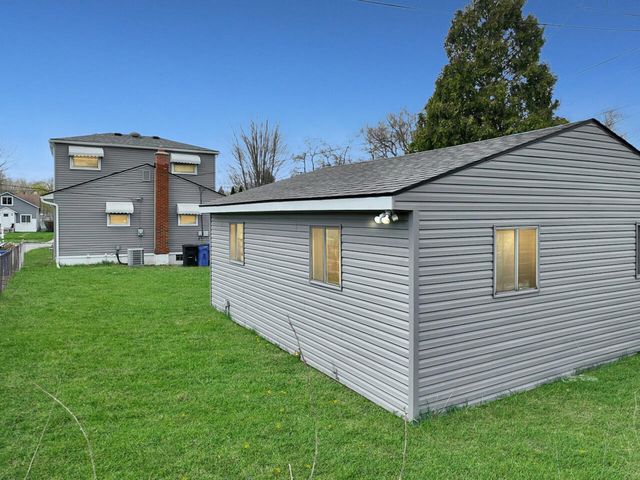4911 Detroit Street, Dearborn Heights, MI 48125