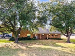 111 Parkwood Road, Teague, TX 75860