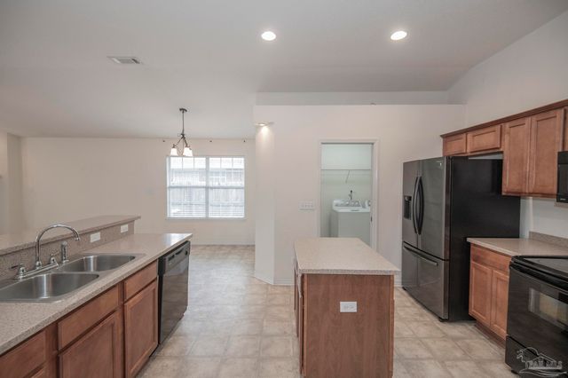 5678 Tiger Woods Dr, Milton, FL 32570