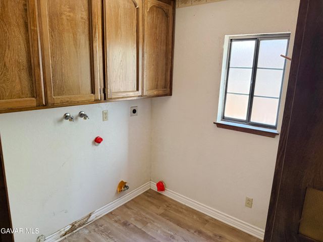 42802 Sachs Drive, Lancaster, CA 93536