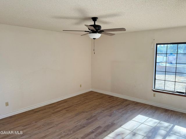42802 Sachs Drive, Lancaster, CA 93536
