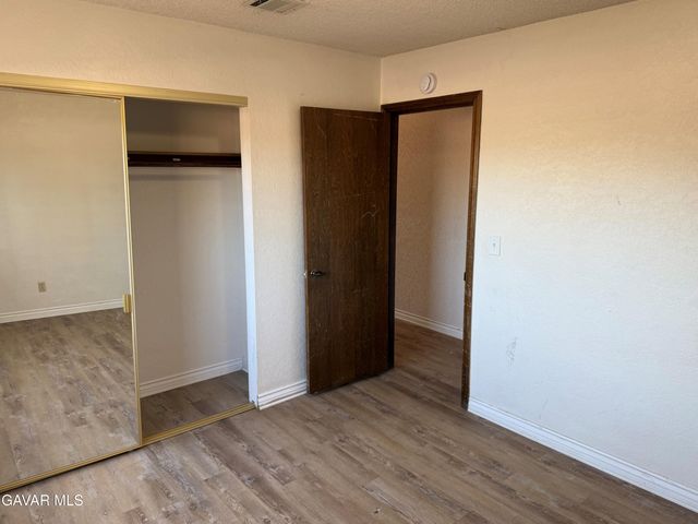 42802 Sachs Drive, Lancaster, CA 93536
