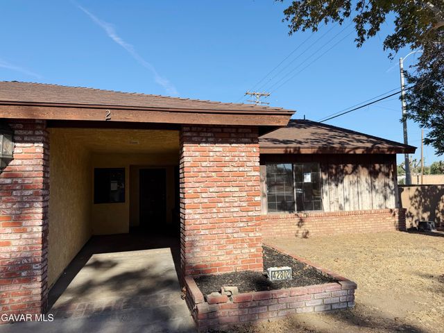 42802 Sachs Drive, Lancaster, CA 93536
