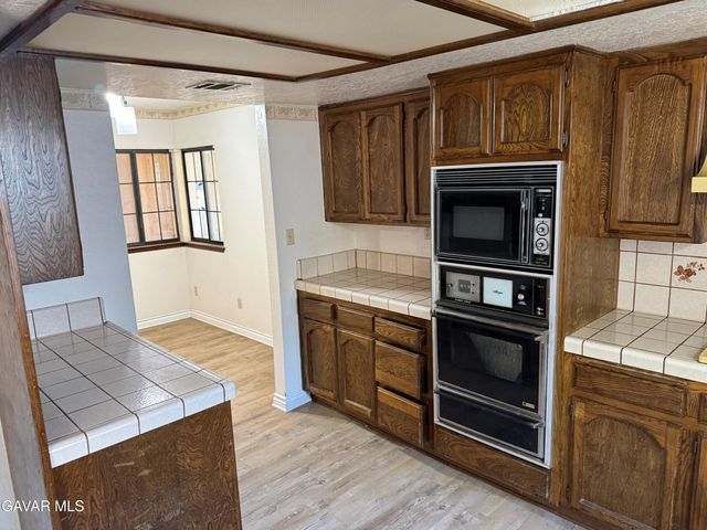 42802 Sachs Drive, Lancaster, CA 93536