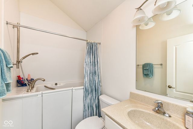 15885 Chapel Park Drive W, Noblesville, IN 46060