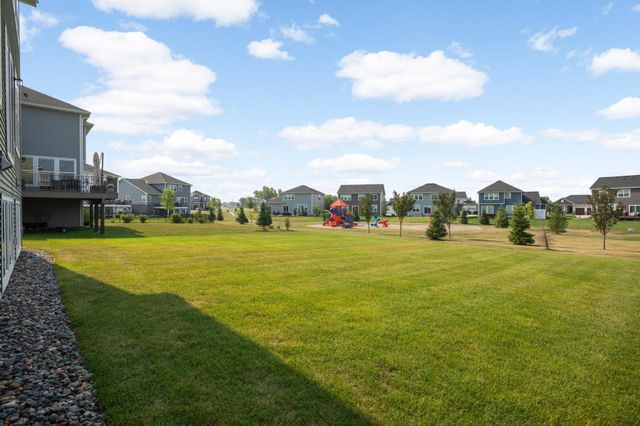 11551 Brayburn Trail, Maple Grove, MN 55369