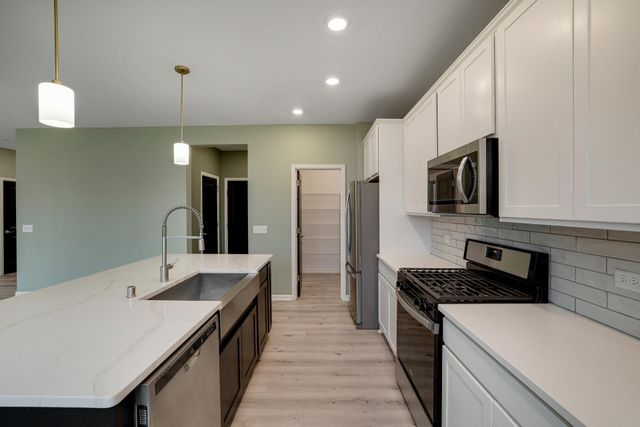 11551 Brayburn Trail, Maple Grove, MN 55369