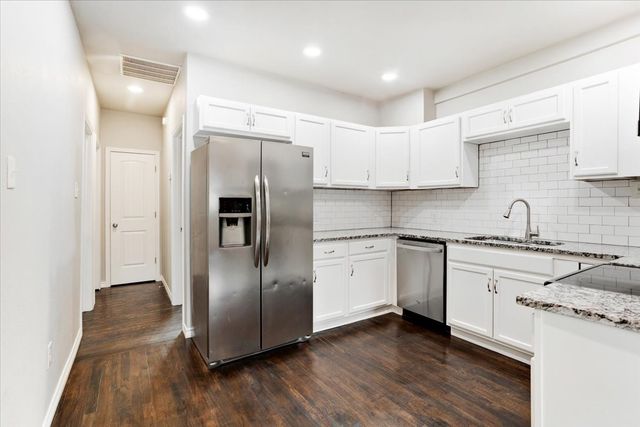 715 W Sam Rayburn Drive, Bonham, TX 75418