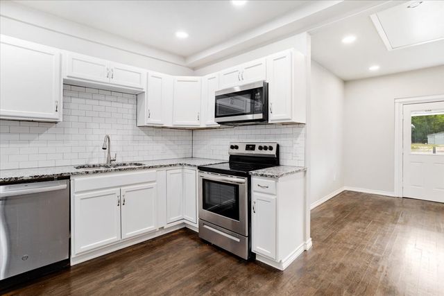 715 W Sam Rayburn Drive, Bonham, TX 75418