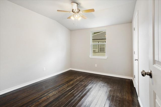 715 W Sam Rayburn Drive, Bonham, TX 75418