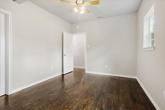 715 W Sam Rayburn Drive, Bonham, TX 75418