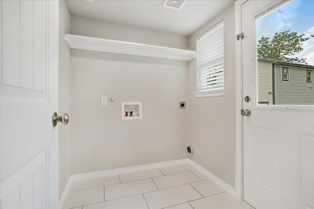 715 W Sam Rayburn Drive, Bonham, TX 75418