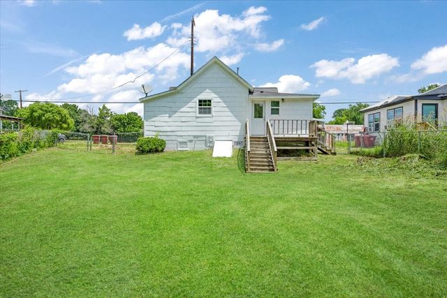 715 W Sam Rayburn Drive, Bonham, TX 75418