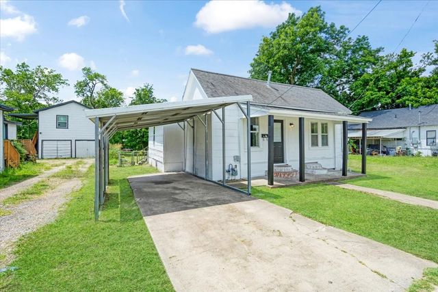 715 W Sam Rayburn Drive, Bonham, TX 75418