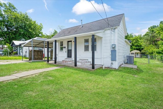 715 W Sam Rayburn Drive, Bonham, TX 75418