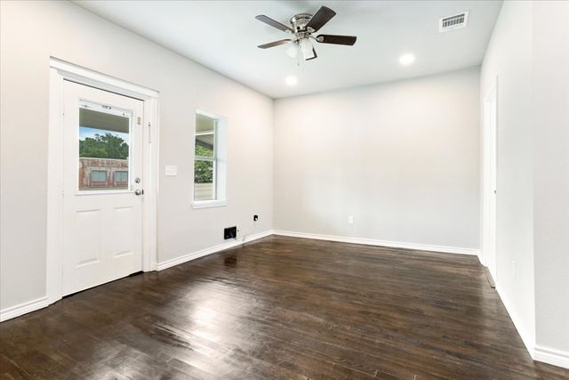 715 W Sam Rayburn Drive, Bonham, TX 75418