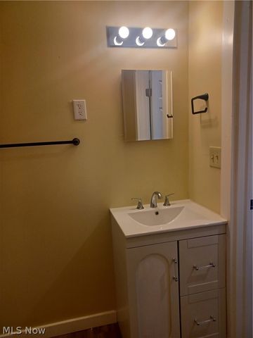 148 Elm Street, Struthers, OH 44471