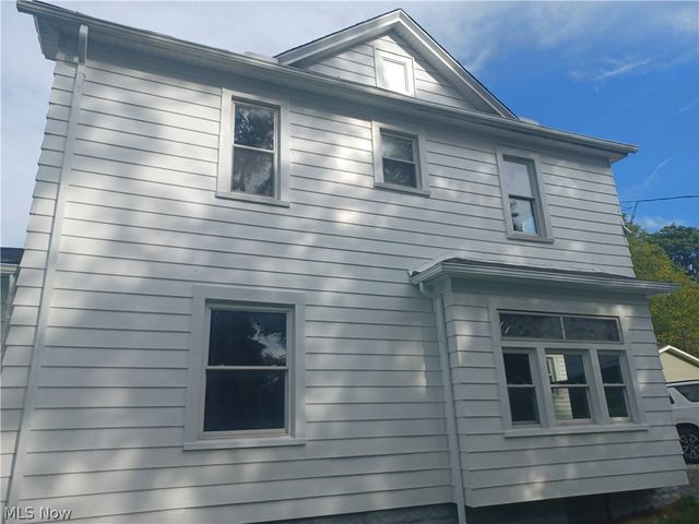 148 Elm Street, Struthers, OH 44471