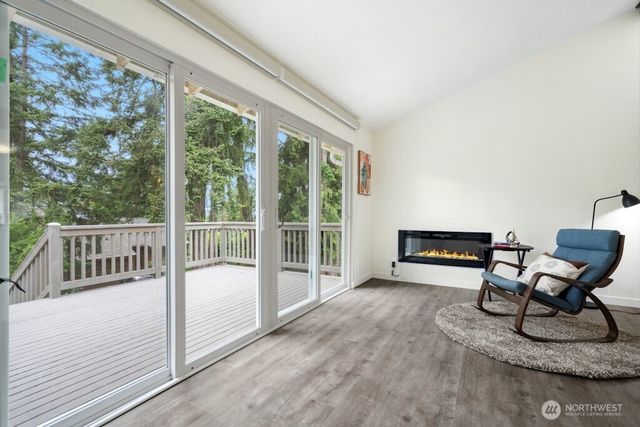 1115 207th Place NE, Sammamish, WA 98074