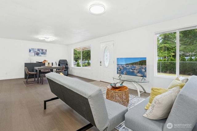 1115 207th Place NE, Sammamish, WA 98074