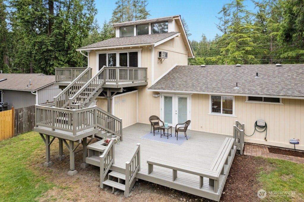 1115 207th Place NE, Sammamish, WA 98074