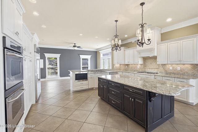 18701 Weatherford Cir, Louisville, KY 40245