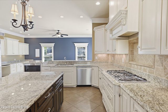 18701 Weatherford Cir, Louisville, KY 40245