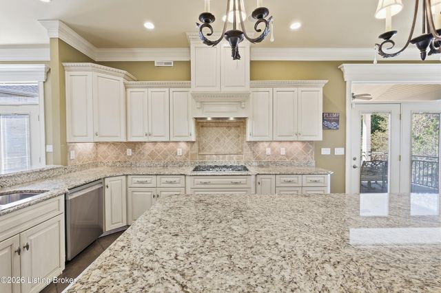 18701 Weatherford Cir, Louisville, KY 40245