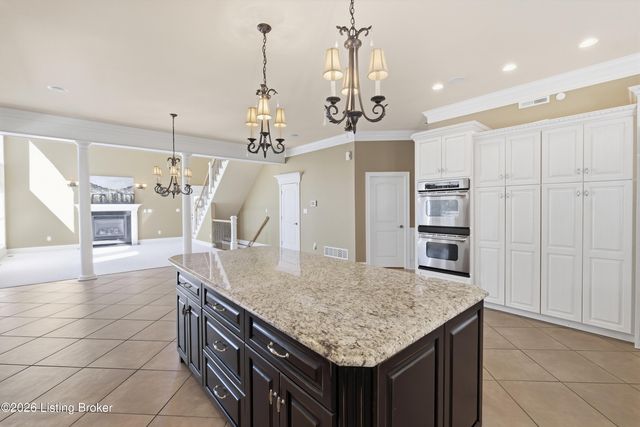 18701 Weatherford Cir, Louisville, KY 40245