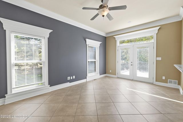 18701 Weatherford Cir, Louisville, KY 40245