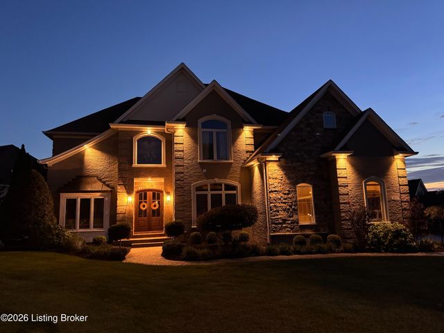 18701 Weatherford Cir, Louisville, KY 40245