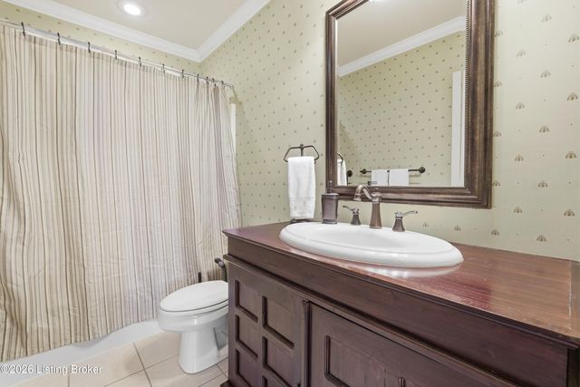18701 Weatherford Cir, Louisville, KY 40245