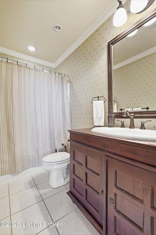 18701 Weatherford Cir, Louisville, KY 40245