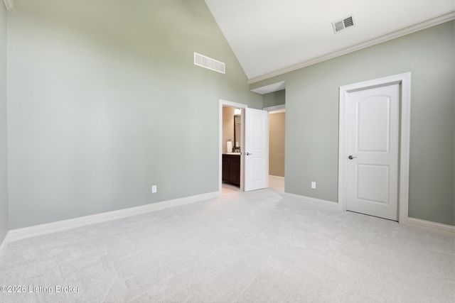 18701 Weatherford Cir, Louisville, KY 40245
