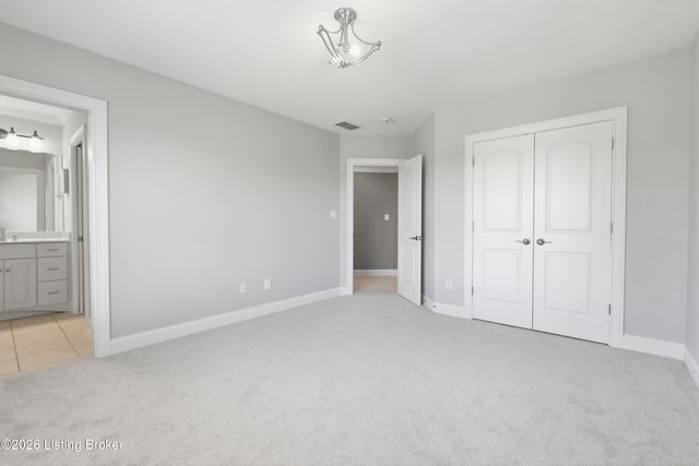 18701 Weatherford Cir, Louisville, KY 40245