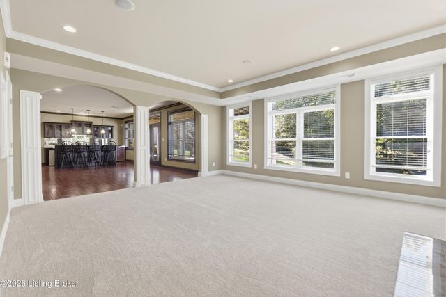 18701 Weatherford Cir, Louisville, KY 40245