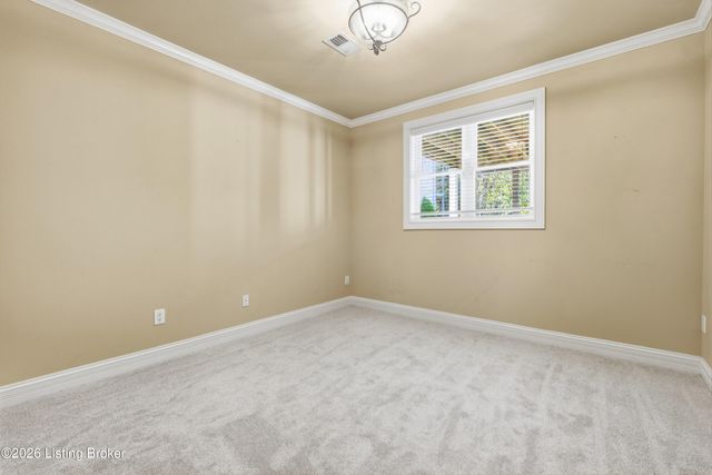 18701 Weatherford Cir, Louisville, KY 40245