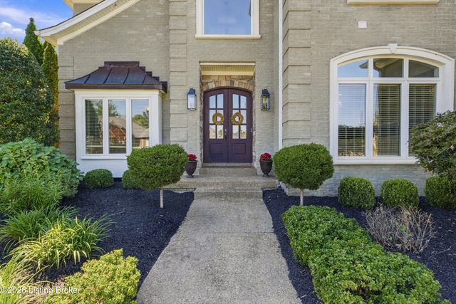 18701 Weatherford Cir, Louisville, KY 40245