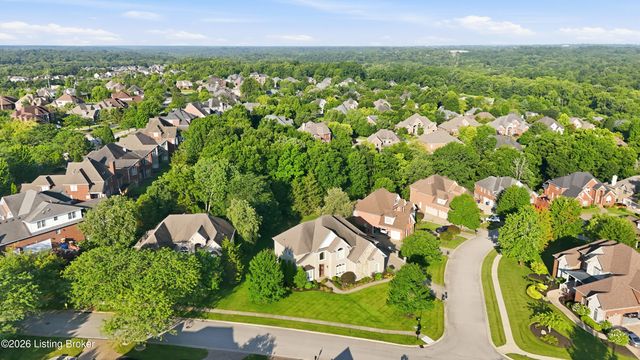 18701 Weatherford Cir, Louisville, KY 40245