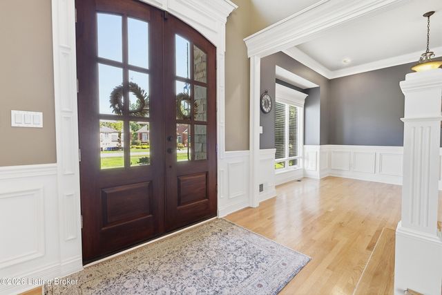 18701 Weatherford Cir, Louisville, KY 40245