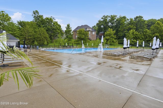 18701 Weatherford Cir, Louisville, KY 40245