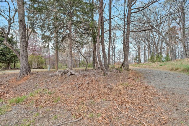 951 Piney Point RD, Union Hall, VA 24176