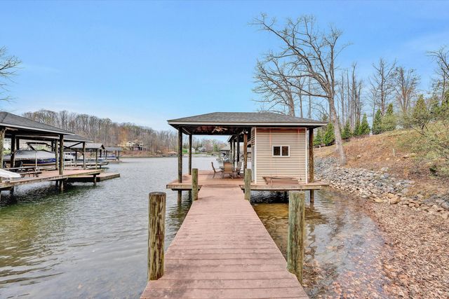 951 Piney Point RD, Union Hall, VA 24176