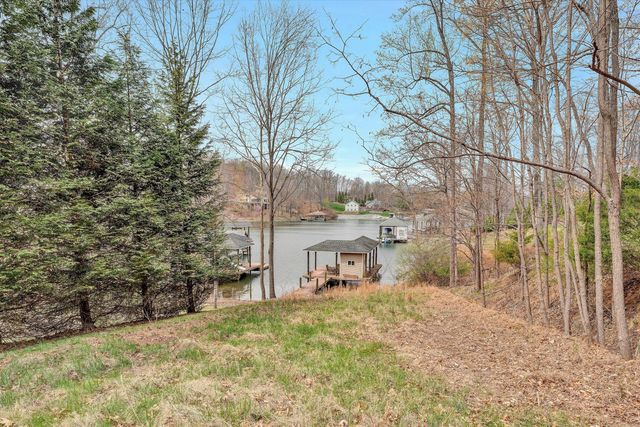 951 Piney Point RD, Union Hall, VA 24176