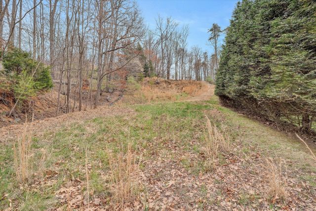 951 Piney Point RD, Union Hall, VA 24176