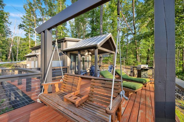 255 Waters Edge Way, Tracy City, TN 37387