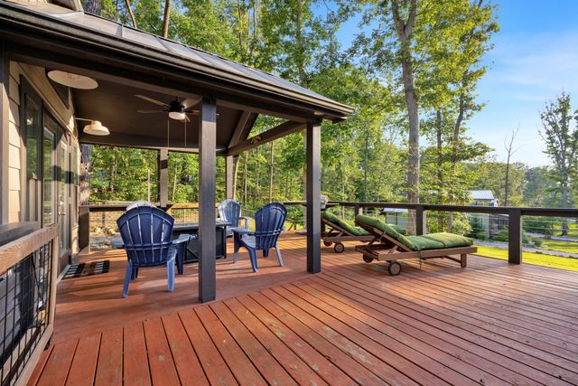 255 Waters Edge Way, Tracy City, TN 37387