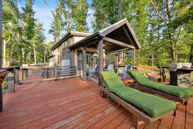 255 Waters Edge Way, Tracy City, TN 37387