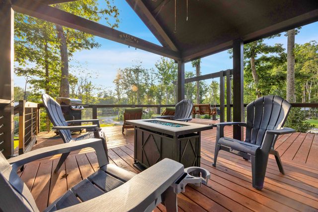 255 Waters Edge Way, Tracy City, TN 37387