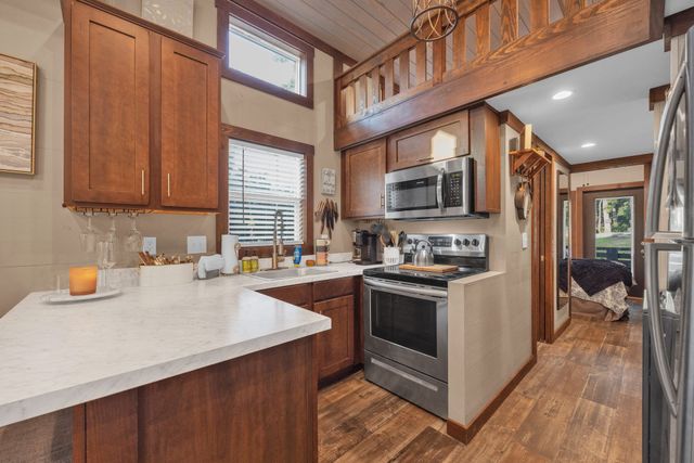 255 Waters Edge Way, Tracy City, TN 37387